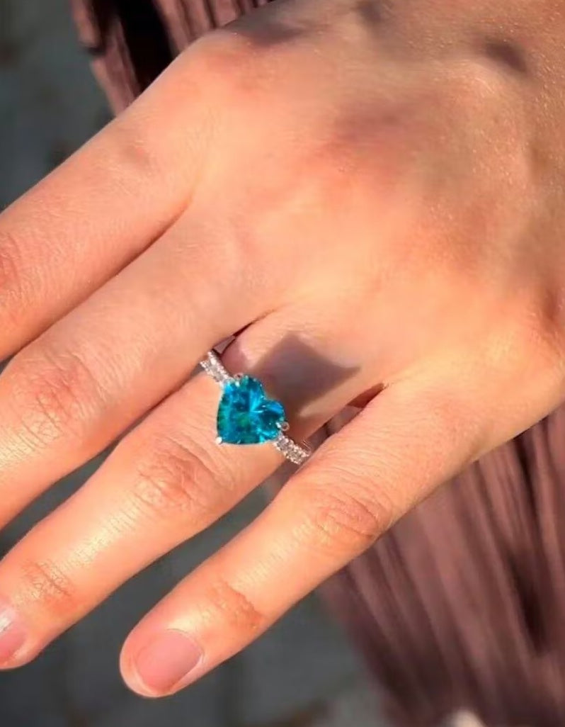 LUSO 92.5% Pure Sterling Silver Heart-Shaped Blue Zircon Ring