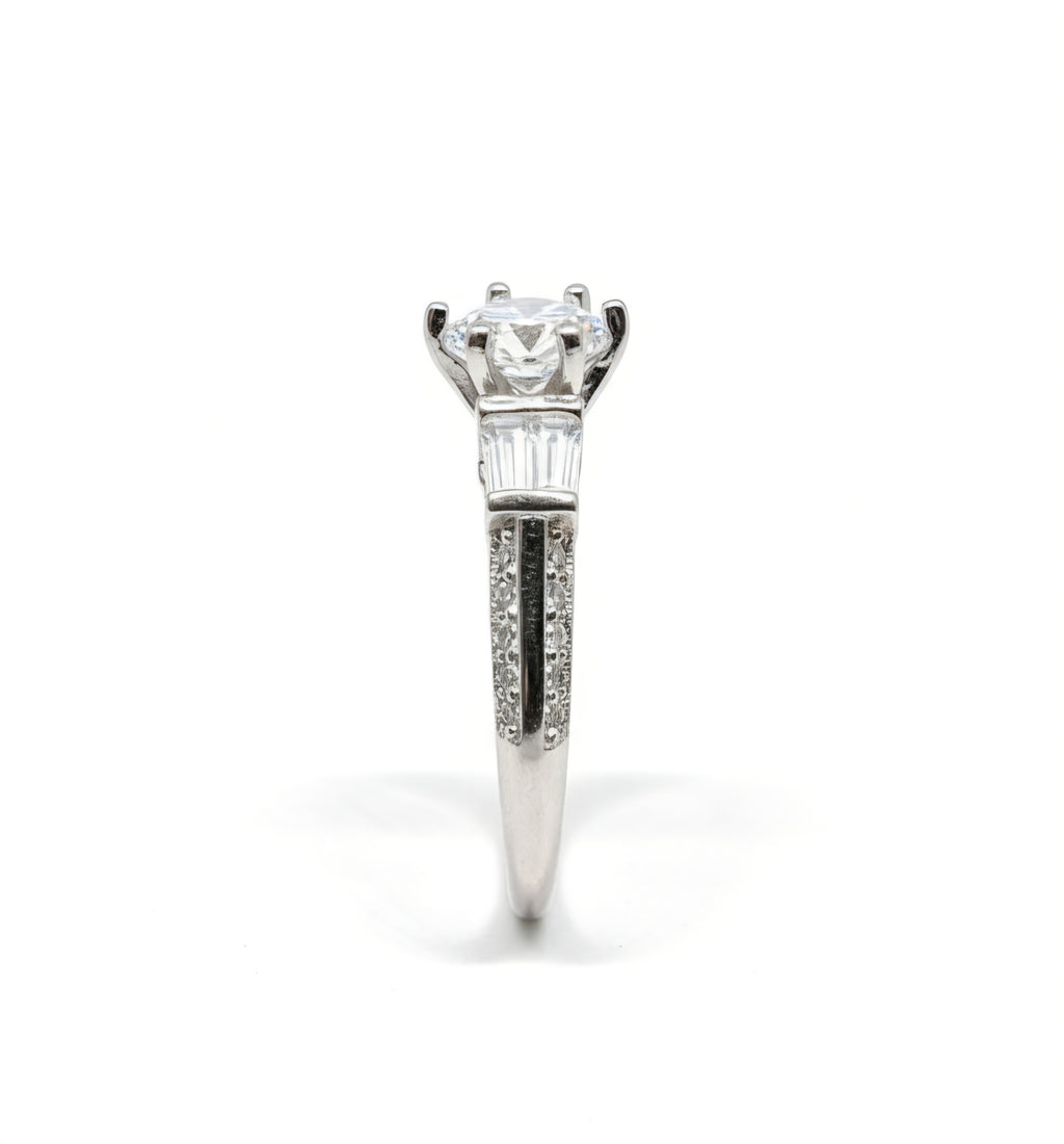 LUSO 925 Sterling Silver Solitaire Ring With Round Brilliant Cut Crystal